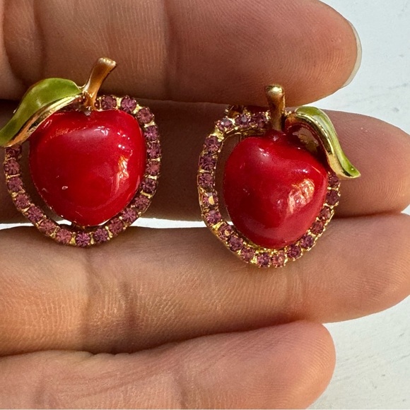 Gorgeous Vintage Vendome Crystal Rhinestones Clip On Apple Earrings - Picture 4 of 12